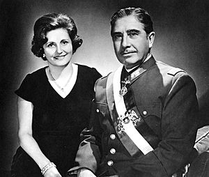 Archivo:BNC Chile-Augusto Pinochet y su señora Lucía Hiriart Rodríguez
