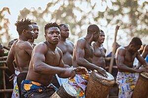 Archivo:Bamileké Drummer Boys