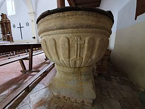 Archivo:Baptismal font in church of La Asunción in Villamelendro de Valdavia 001