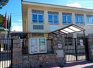 Archivo:CEIPNegrales (2)