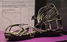 Archivo:Caliga, Roman soldiers sandal from the 1st Century AD, Landesmuseum, Mainz (11408265805)