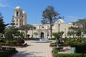 Archivo:Cathedral of Lambayeque