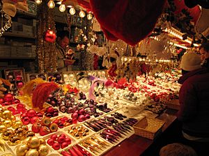 Archivo:Christmas market, Strasbourg (5226808667)