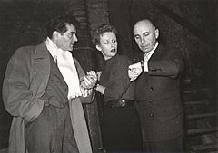 Archivo:Emil-Edwin Reinert, Joan Camden, Francis Lederer, Vienna 1952
