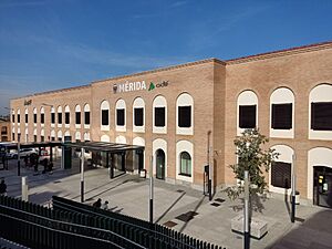 Archivo:Entrada principal de la Estación de Mérida