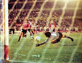 Archivo:Estudiantes independiente gol trama 1983
