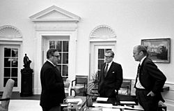 Archivo:Ford Kissinger Rockefeller