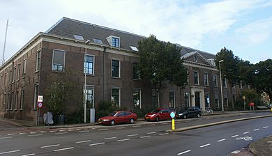 Archivo:Haarlem - Koudenhorn 2 (politiebureau)