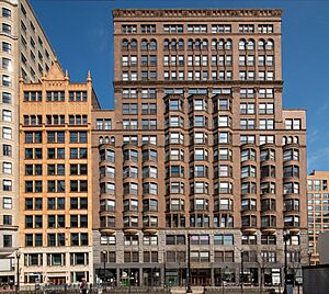 Archivo:IL - Chicago - Architecture - Manhattan and Plymouth Buildings