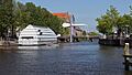 Leeuwarden, ophaalbrug bij de Zuidergrachtswal en woonboot de Ark Fryslân bij de Nieuweweg foto8 2016-06-05 16.18
