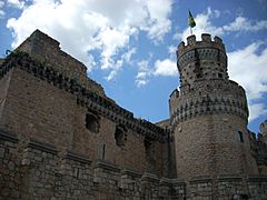 Manzanares el Real castillo torreon NE