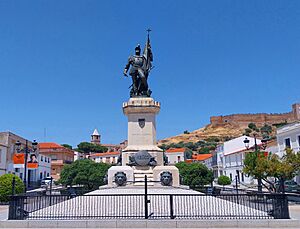 Archivo:Medellín - Monumento a Hernán Cortés 4