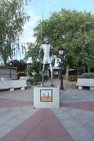 Archivo:Monumento al Quijote, Cobisa