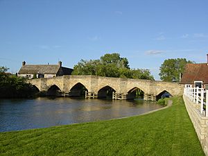 Archivo:Newbridge, Oxfordshire