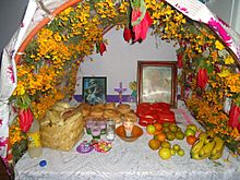 Archivo:Ofrenda tradicional de la comunidad la Ciénega
