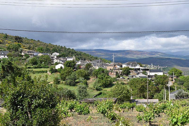 Outar de Pregos, Lentellais, O Bolo