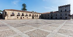 Archivo:Palacio de Fefiñanes, Cambados, Pontevedra, España, 2015-09-23, DD 10