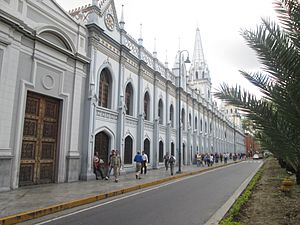 Archivo:Palacio de las Academias