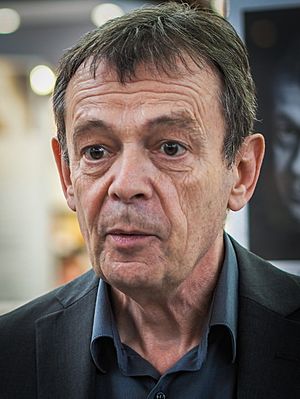 Pierre Lemaitre — Salon du livre de Paris - 23 mars 2014 recadrée.jpg
