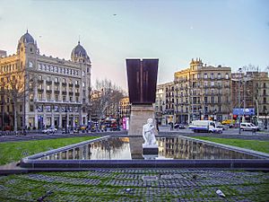 Archivo:Plaça Catalunya Barcelona
