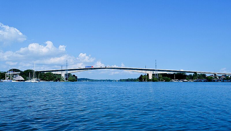 Puente de Rio Dulce Guatemala