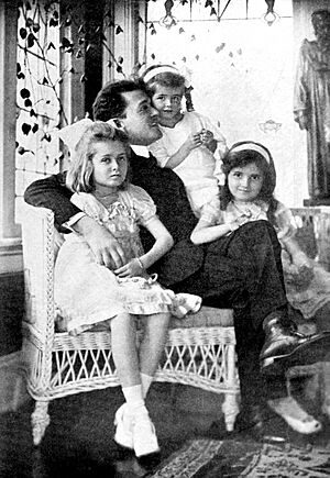Archivo:Richard-Bennett-Daughters