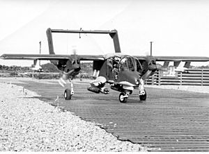 Archivo:Rockwell OV-10A Bronco of VAL-4 at an airfield in Vietnam, in late 1969