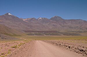 Archivo:Sairecabur et Saciel