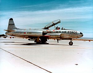 Archivo:T-33 huge USAF