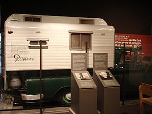 Archivo:TravelswithCharlieVehicle