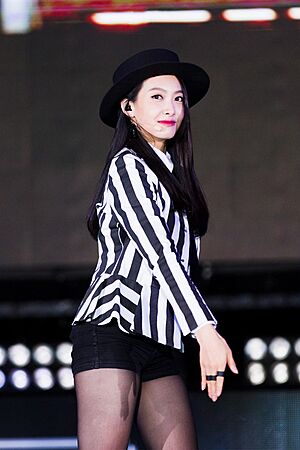 Archivo:Victoria Song at Jeju K-Pop Festival, in October 2015 02