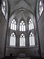 Archivo:Ábside de la nave principal de la iglesia del Monasterio de Cañas