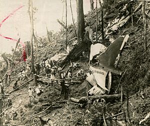 Archivo:1957 Cebu Douglas C-47 crash site