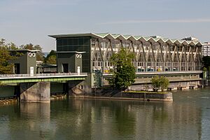 Archivo:2005-Birsfelden-Kraftwerk