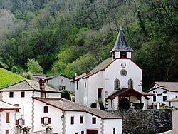 Arneguy village et église.JPG