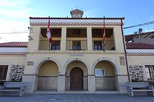 Archivo:Ayuntamiento de Ituero de Azaba