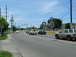 Carretera PR-585 interseccion con la PR-2, mirando hacia el sur, en Barrio Canas, Ponce, PR (IMG 3375).jpg