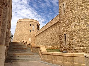 Archivo:Castillo de Santa Ana 8