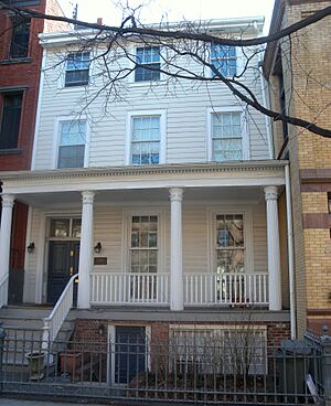 Archivo:Cuyler mem parsonage 360 Pacific St jeh