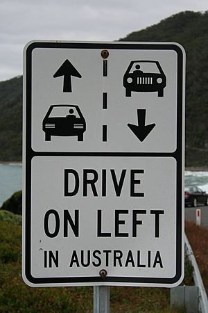 Archivo:Drive on left in australia