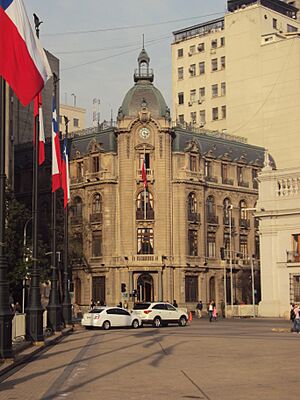 Archivo:Edificio de la Intendencia Metropolitana de Santiago (Santiago, Chile) 001