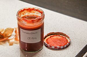 Archivo:Eingekochte Tomatensauce (16134624724)