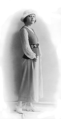Archivo:Gloria Swanson circa 1918