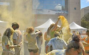 Archivo:Holi event at the Festival of India Ottawa