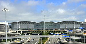 Archivo:International Terminal of San Francisco International Airport2