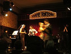 Archivo:It takes two for a tango-Cafe Tortoni-Buenos Aires-2006-flickr-com-photos-squeakymarmot-136654563