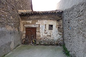 Archivo:La Granja - courtyard (13540439983)
