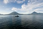 Archivo:Lake Atitlán