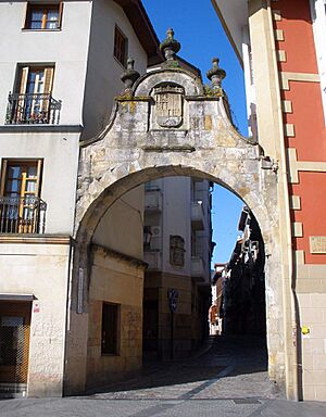 Archivo:Mondragon - Portal de Iturriotz 5