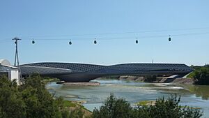 Archivo:Pabellon puente Expo 2008 10